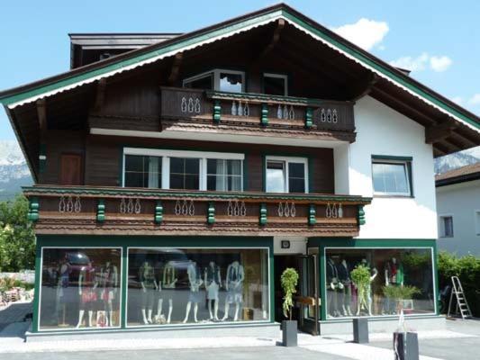 Alpking Hostel 엘마우 외부 사진